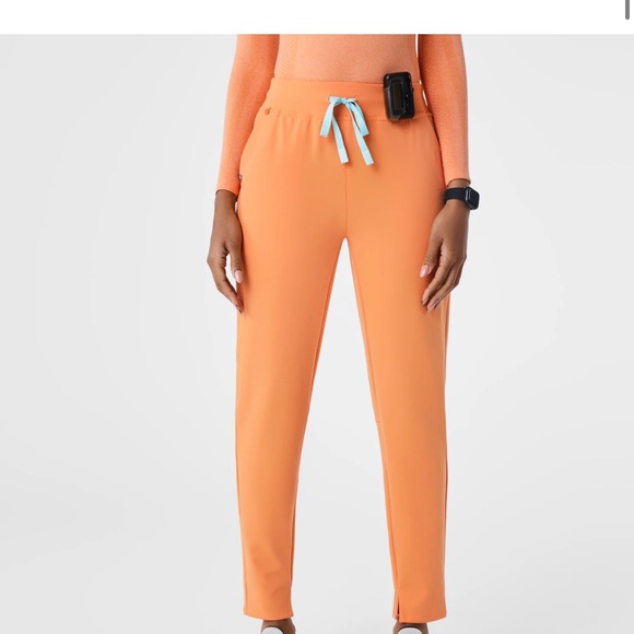 Figs Vibrant Orange Scrub set - Picture 6 of 6